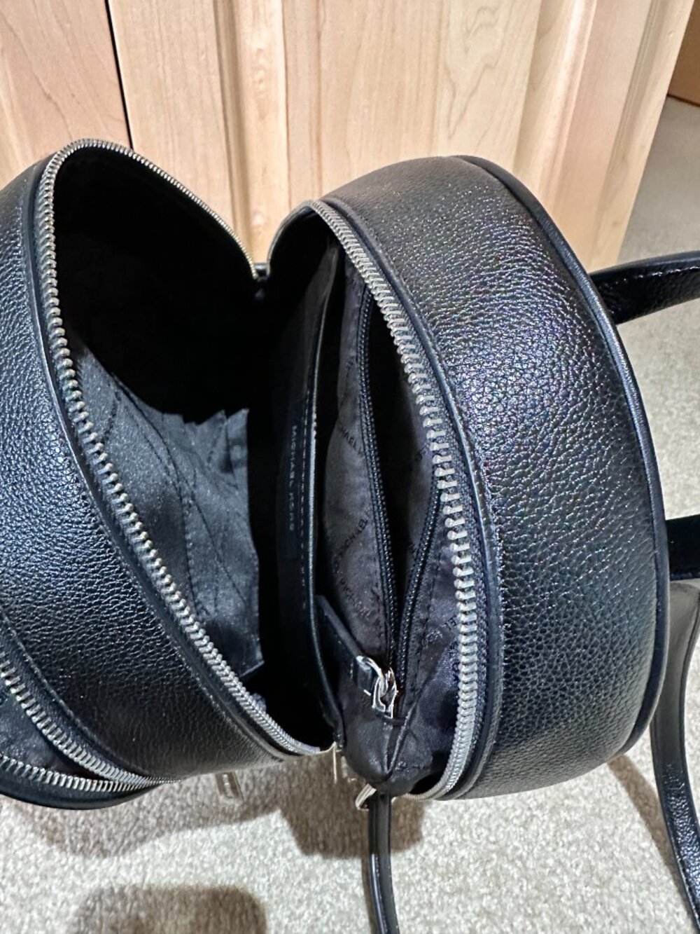 Michael Kors Shelia Medium Signature Backpack Black - Picture 5 of 8